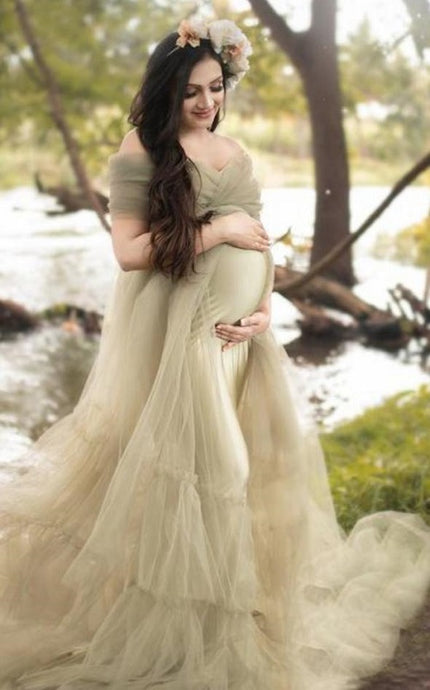 Snow Me White Embroidered Maternity Photoshoot Gown – The Mom Store